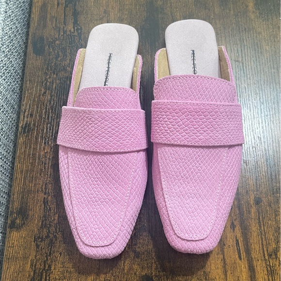 Free People at ease Pink Mules loafers Textured in thistle pink size 6.5. - Picture 1 of 5